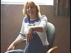 પોર્ન વર્લ્ડમાંથી હોટ મોટા બોબલા stepmom એન્જલ એમિલી સાથેનો લિંગરી વીડિયો